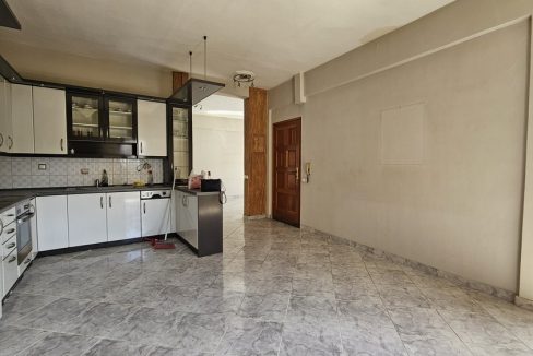 Πωλείται οροφοδιαμέρισμα