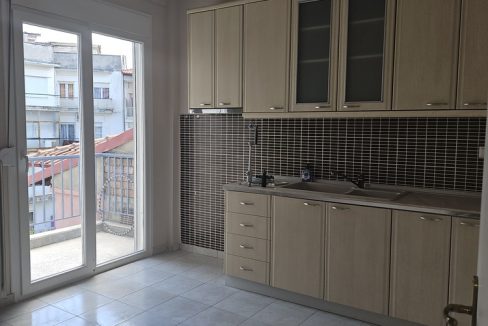 Ενοικιάζεται διαμέρισμα γκαρσονιέρα γραφείο