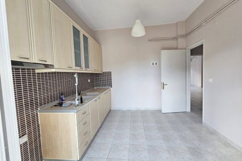 Ενοικιάζεται διαμέρισμα γκαρσονιέρα γραφείο